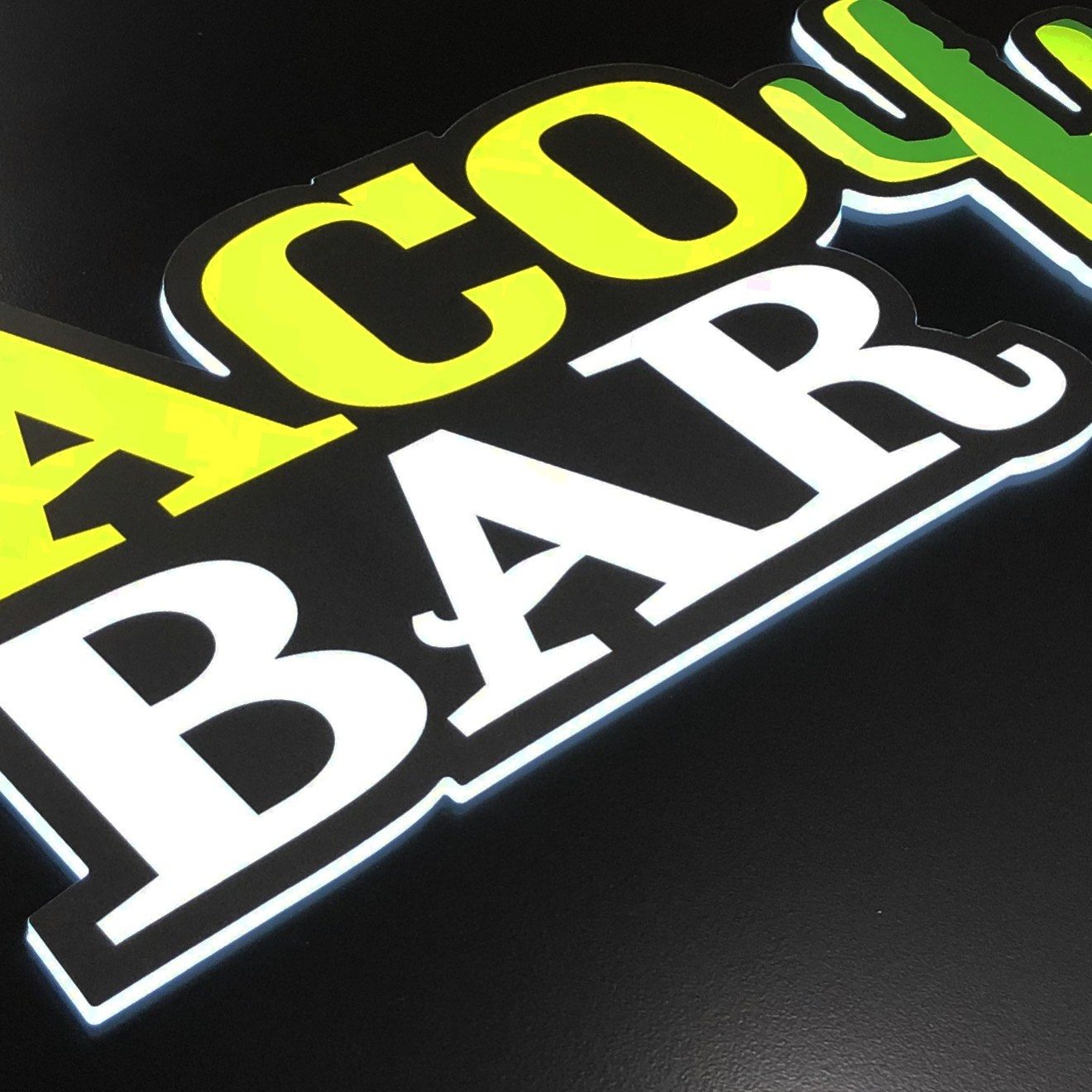 Taco Bar valgusreklaam — värvilised LED-valgustähed